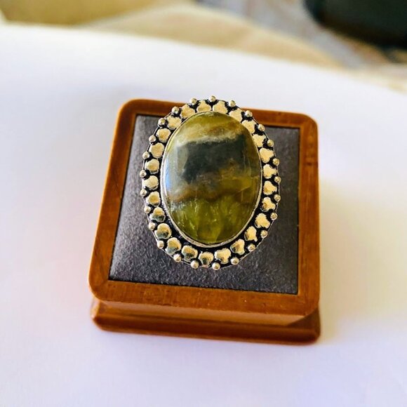 Genuine Green Labradorite 925 Silver Ring - Size 8 - Picture 2 of 4